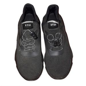 WOMEN’S STEVE MADDEN SNEAKERS